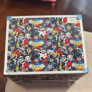 Gotham Girls Collection Make Up Box Harley Quinn Batgirl rare No tags